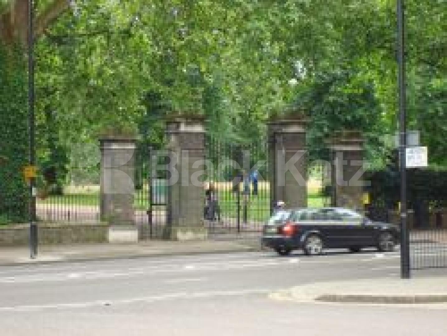 			New Instruciton, 4 Bedroom, 1 bath, 1 reception Flat			 Lancaster Gate, Lancaster Gate